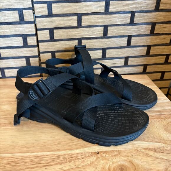 Chaco Black Sandals Men Size 11 - Picture 1 of 7